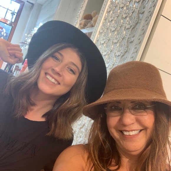 Meet your Posher, Jacque - Picture 4 of 5